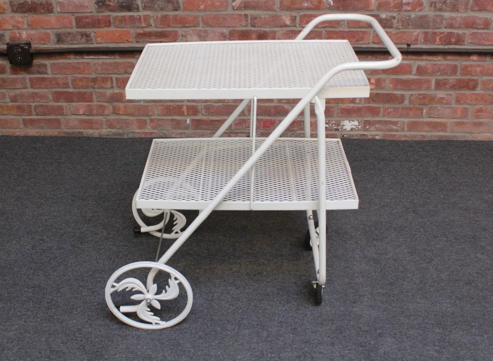 Mid-Century Modern Painted Metal Garden Tea/Bar Cart Trolley - 4