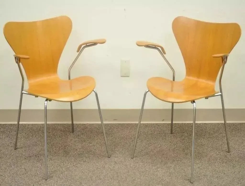 Late 20th Century Fritz Hansen Arne Jacobsen Knoll Series 7 Danish Teak Arm Chairs A - Pair - 2