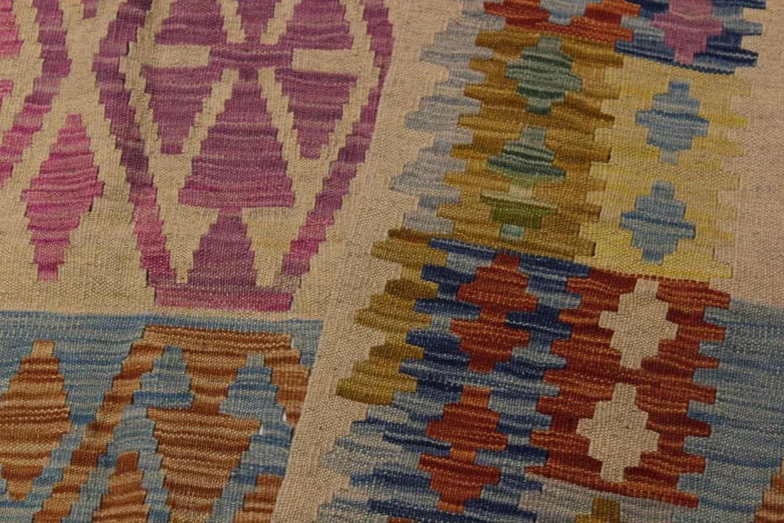 1990s Boho Chic Tribal Kilim Hand-Woven Wool Rug -5'1" X 6'6" - 6