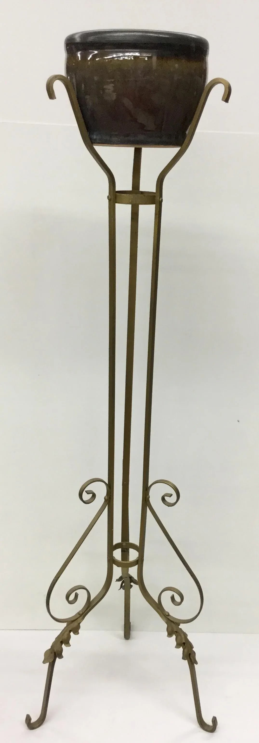 1930s Vintage Victorian Iron Planter - 13
