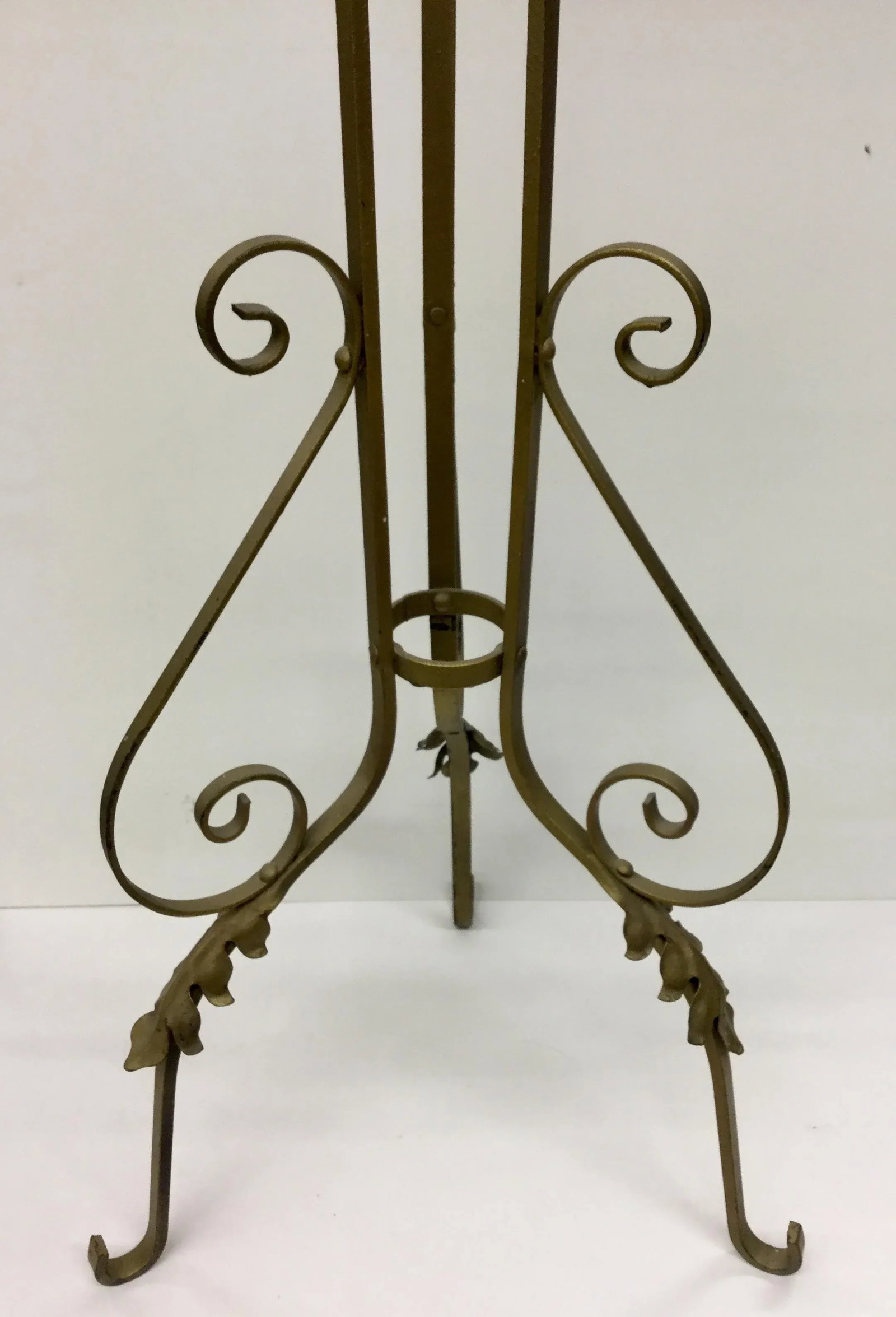1930s Vintage Victorian Iron Planter - 3