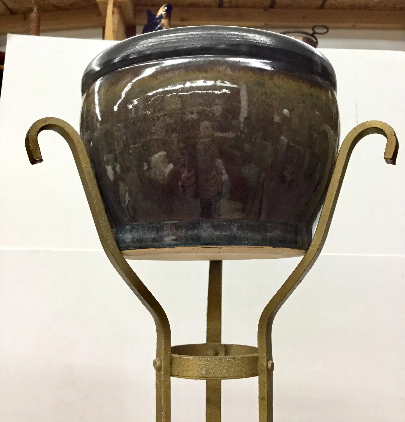 1930s Vintage Victorian Iron Planter - 4