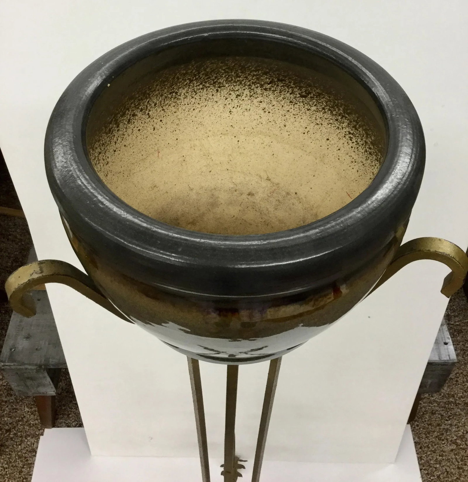 1930s Vintage Victorian Iron Planter - 5