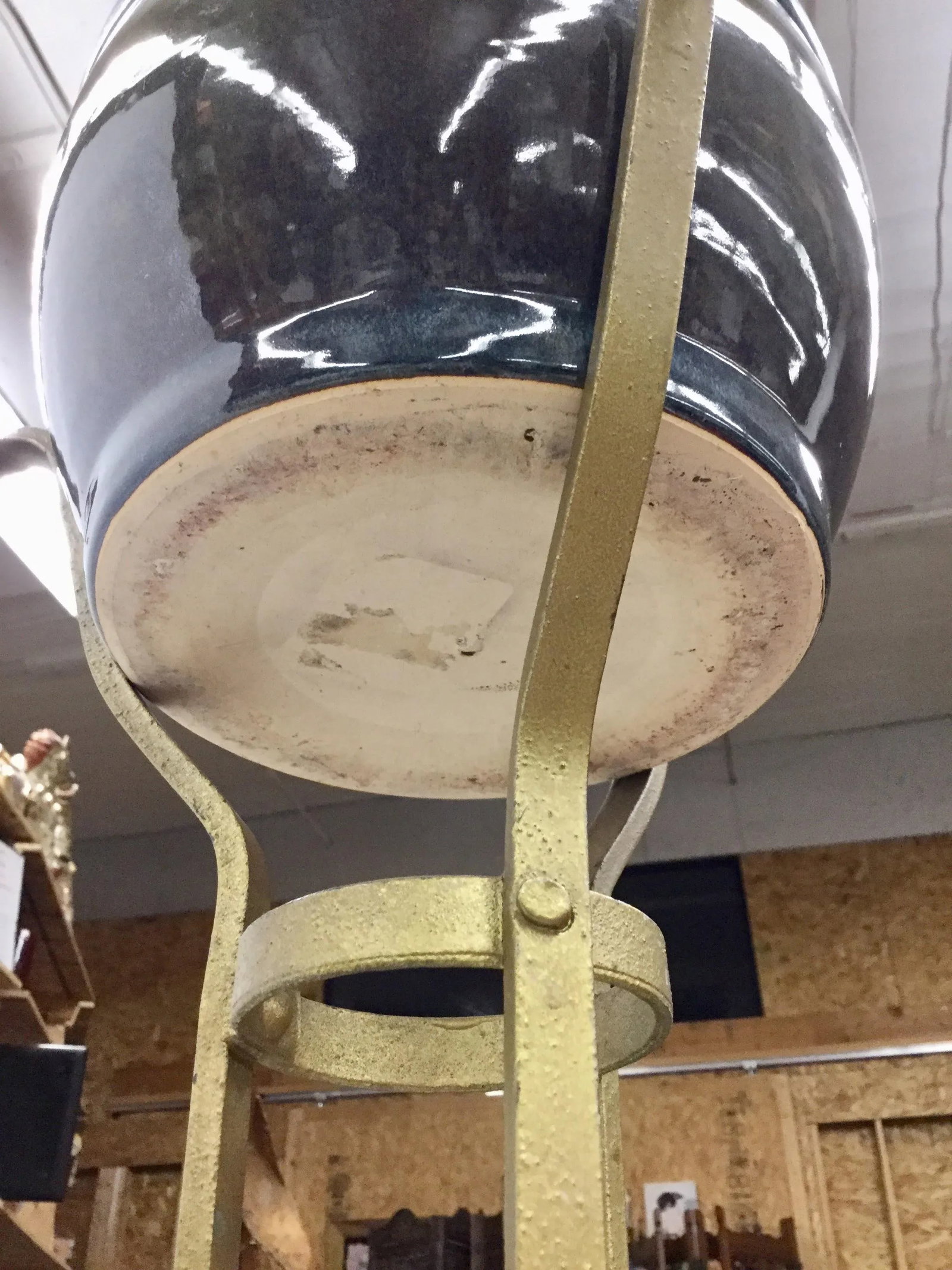 1930s Vintage Victorian Iron Planter - 8