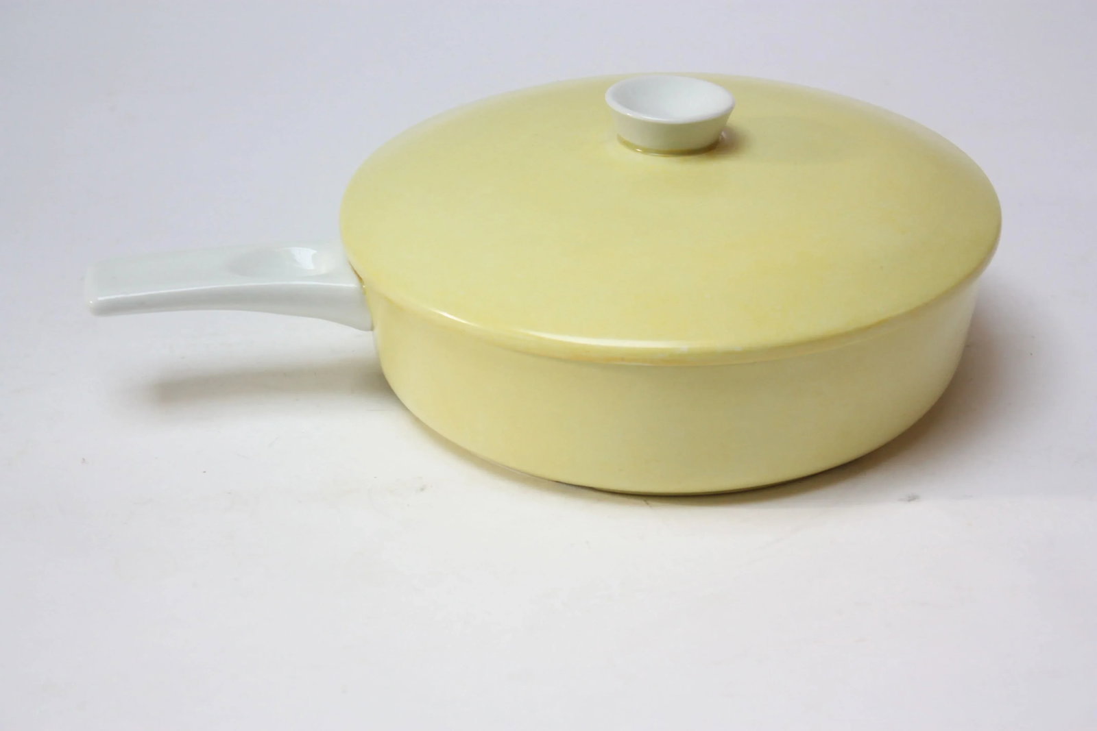 Mid Century Finnish Modern Lidded Casserole in Yellow by Arabia - 11