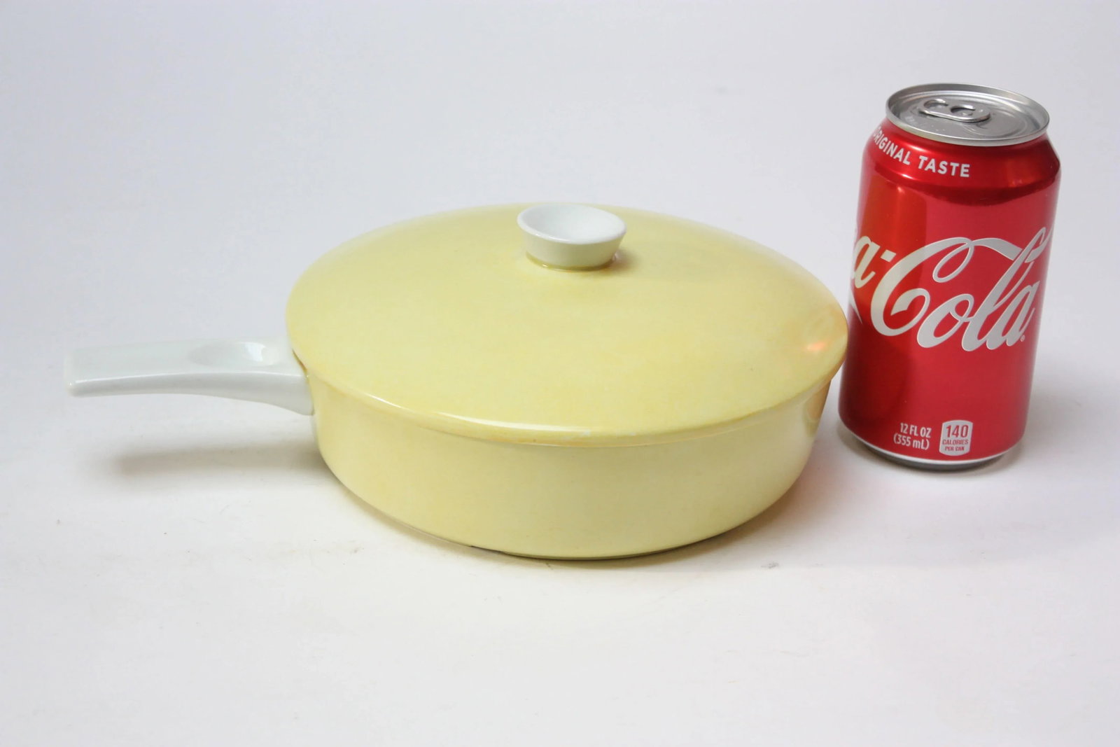 Mid Century Finnish Modern Lidded Casserole in Yellow by Arabia - 5