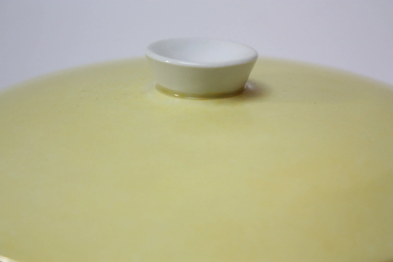 Mid Century Finnish Modern Lidded Casserole in Yellow by Arabia - 7