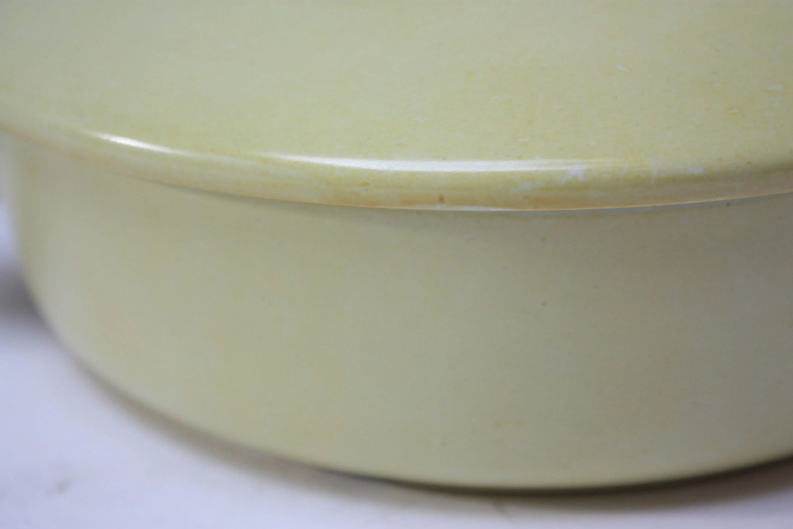 Mid Century Finnish Modern Lidded Casserole in Yellow by Arabia - 8
