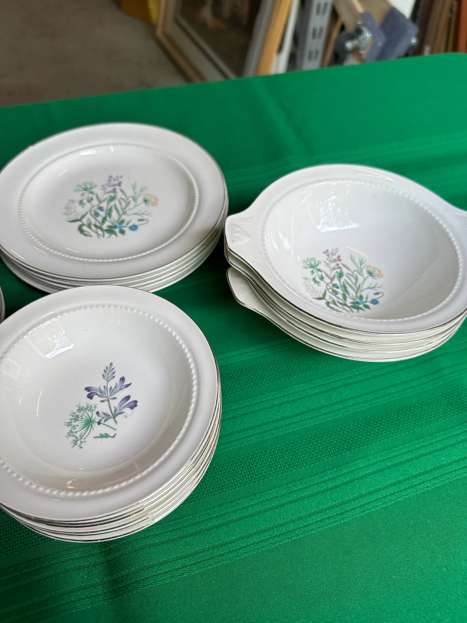 1970s Collection of Small Plates and Bowls With Different Flower Designs- 22 Pieces - 9