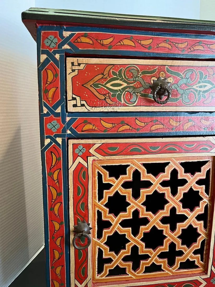 Small Painted Cabinet With Bright Colors - 7