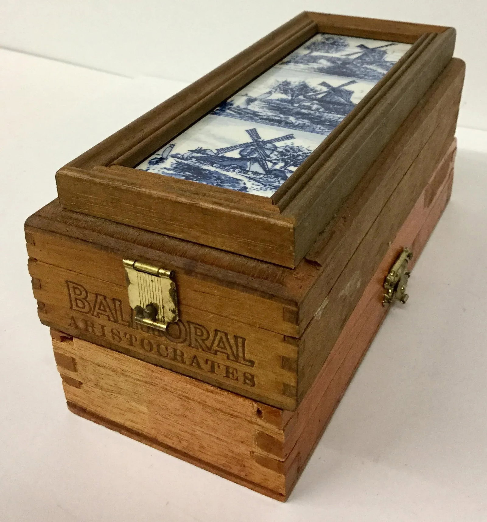 1960 English Traditional Cigar Boxes With Delftware Tile & Glass -a Pair - 10
