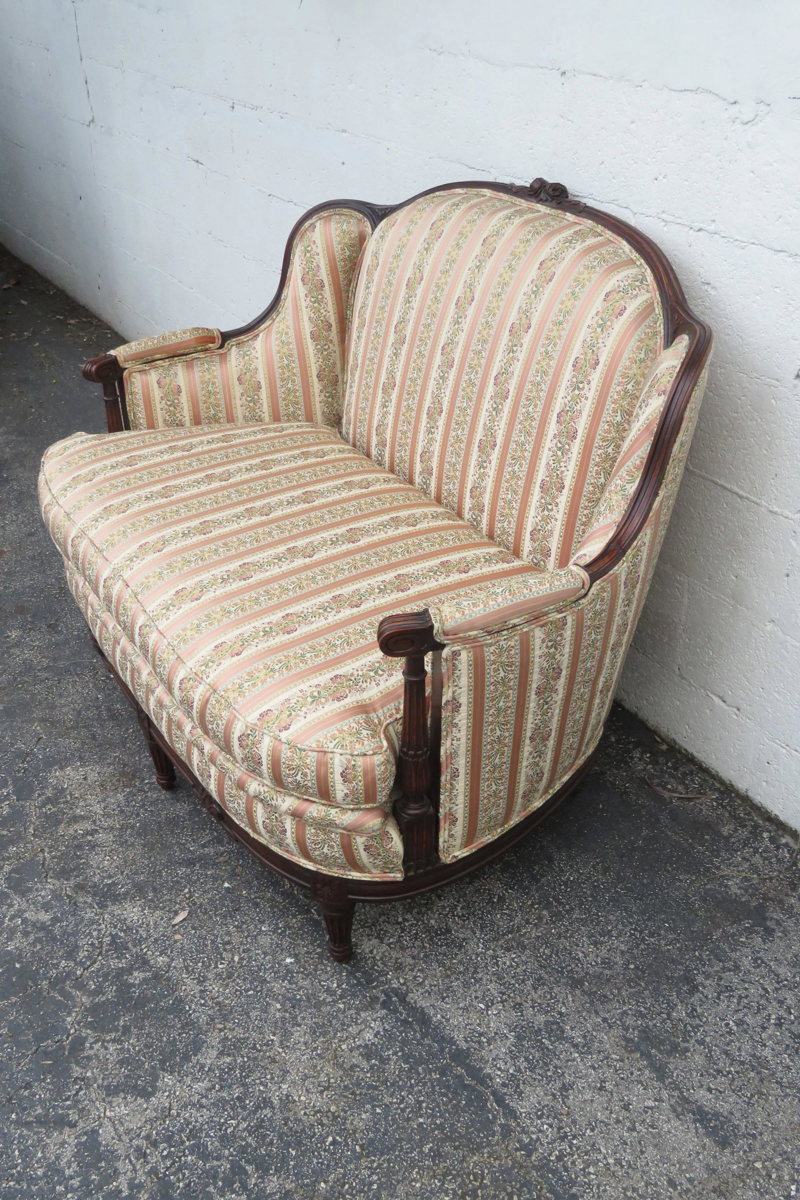 Early 1900s Carved Large Deep Settee Loveseat - 12