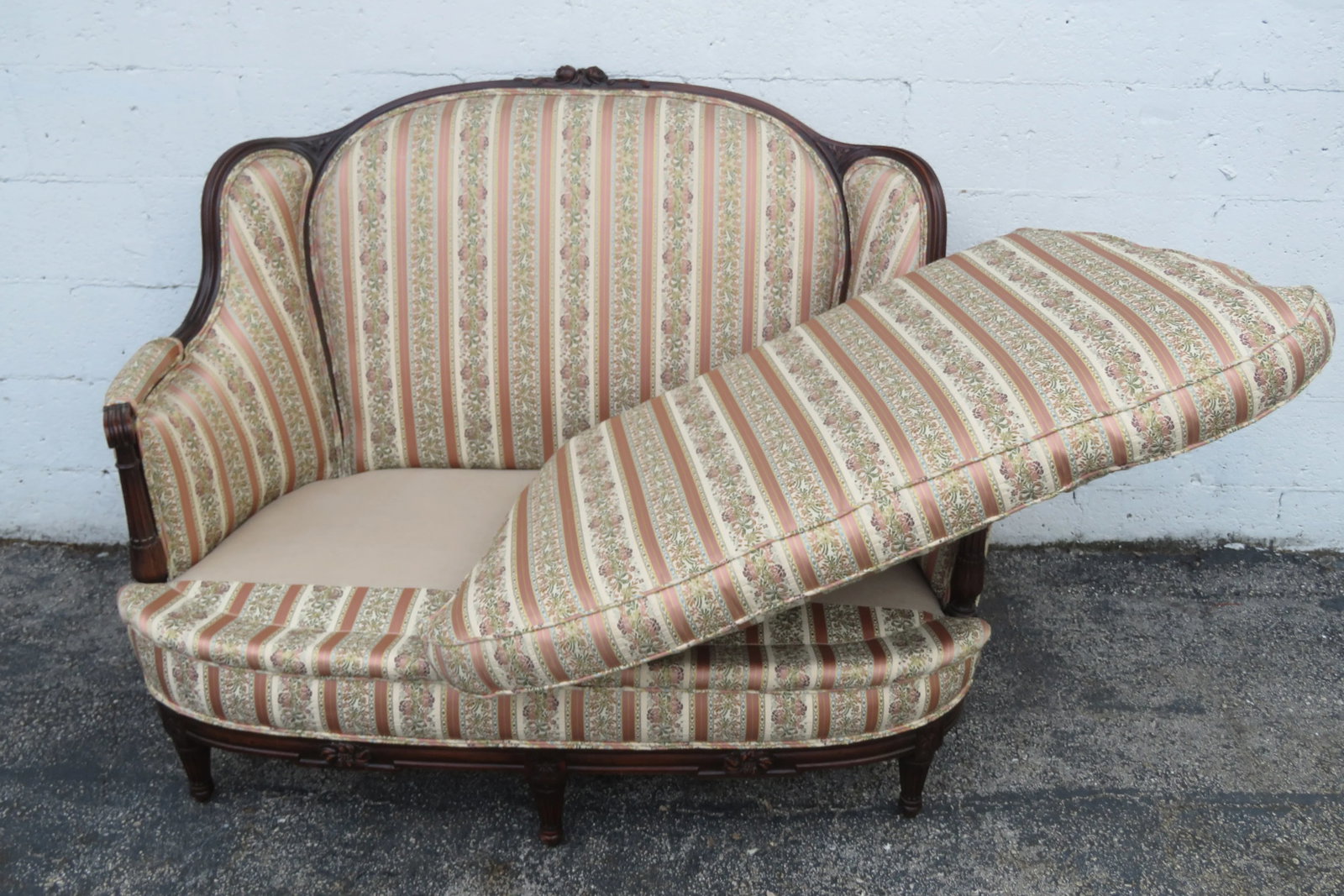 Early 1900s Carved Large Deep Settee Loveseat - 3