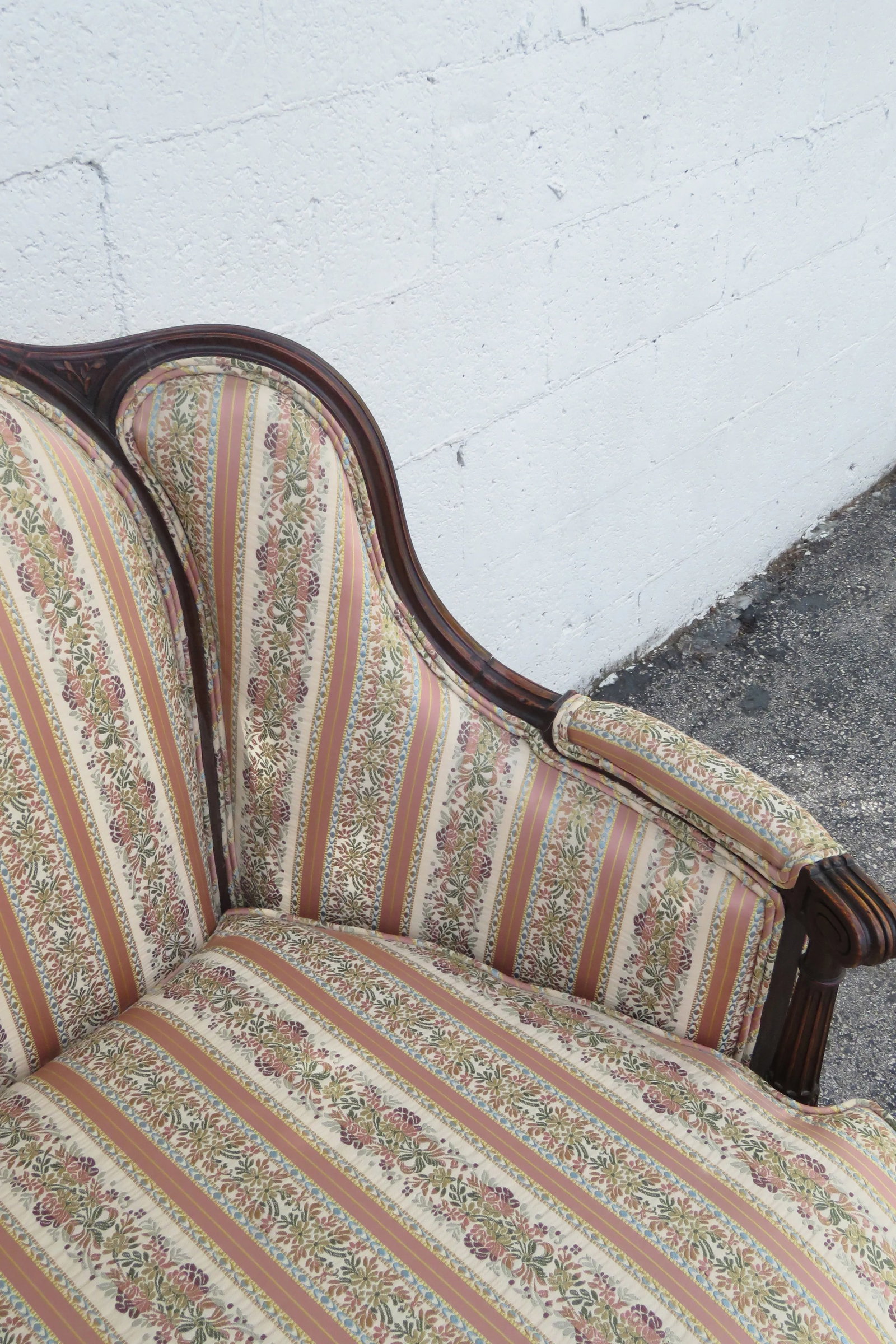 Early 1900s Carved Large Deep Settee Loveseat - 8