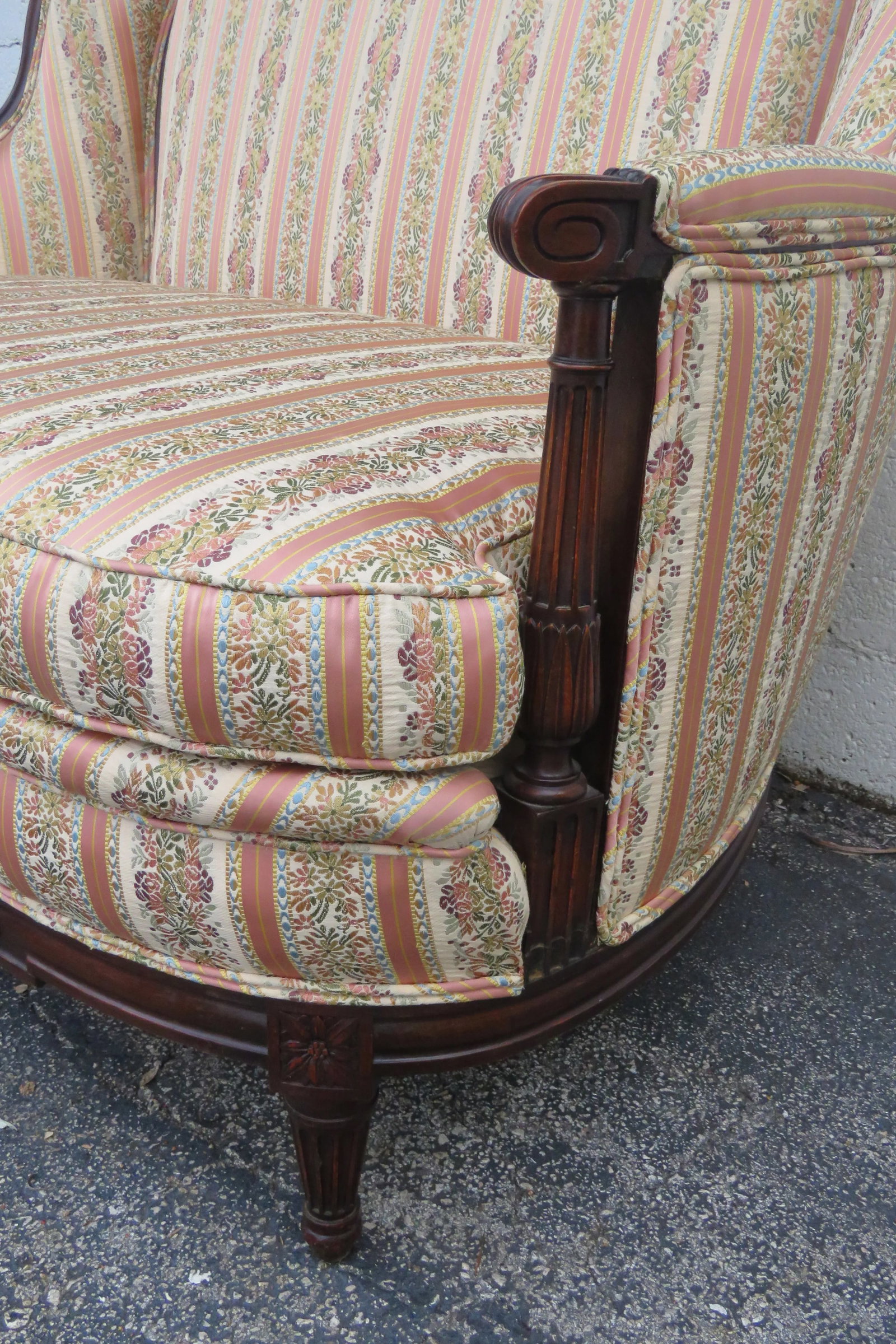 Early 1900s Carved Large Deep Settee Loveseat - 9