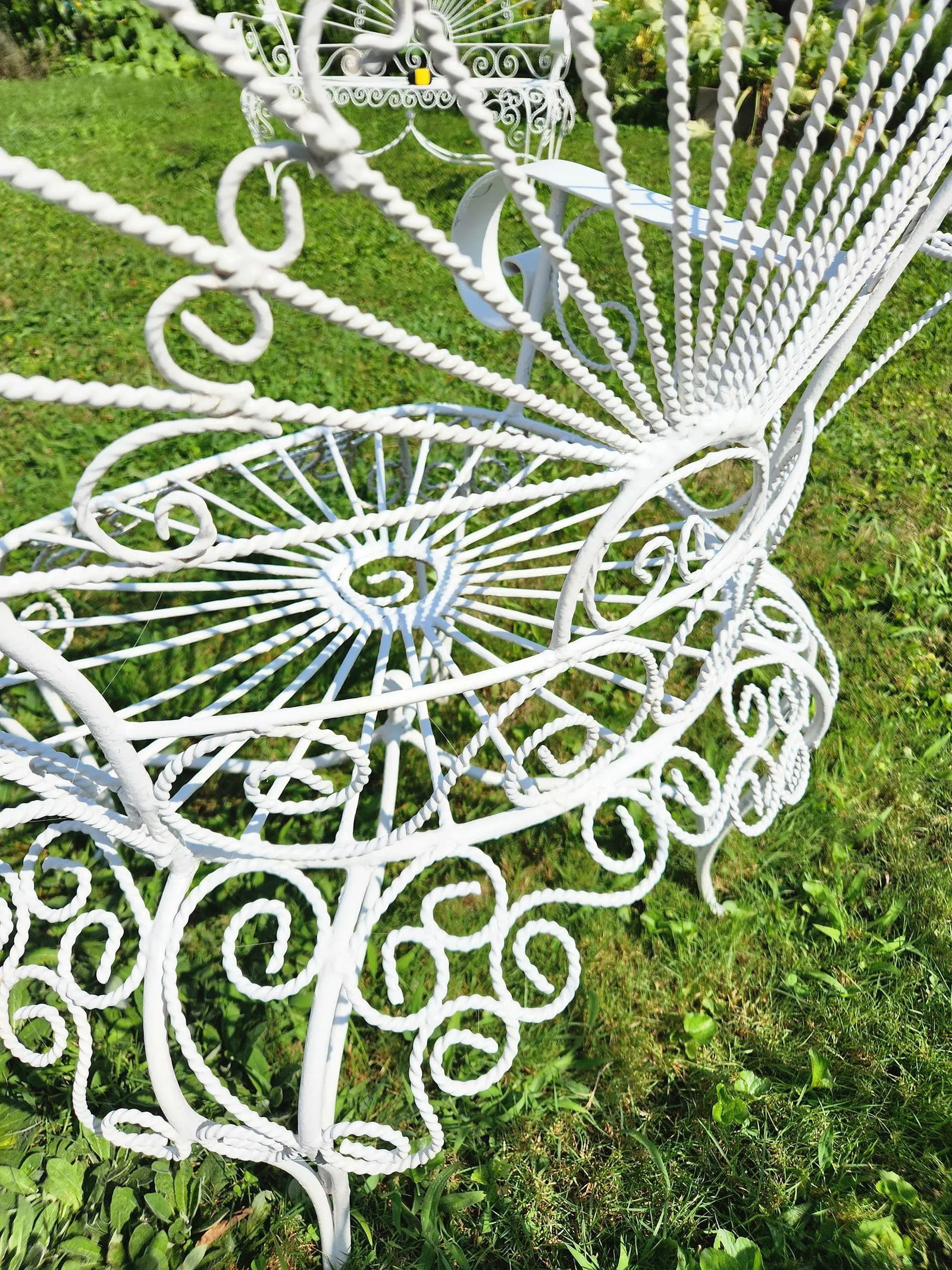 Vintage White Metal Peacock Chair - 11