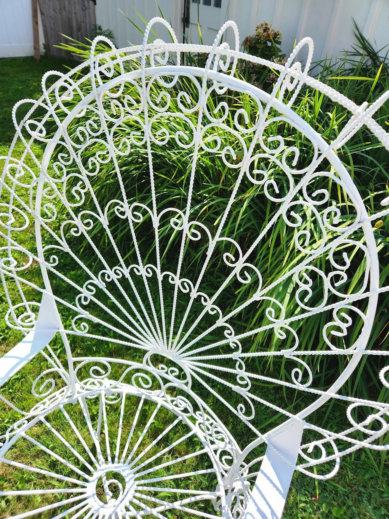 Vintage White Metal Peacock Chair - 3