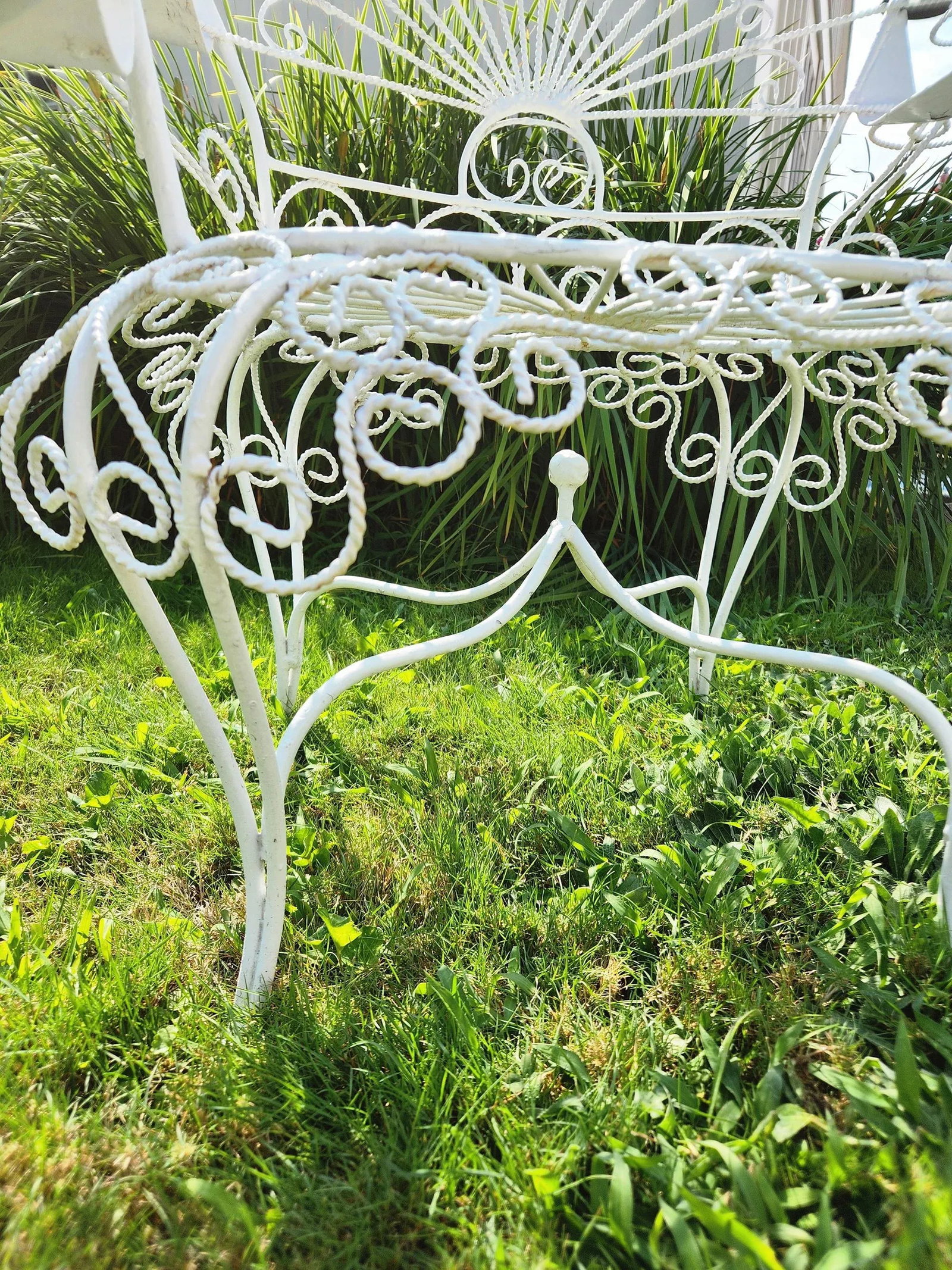 Vintage White Metal Peacock Chair - 4