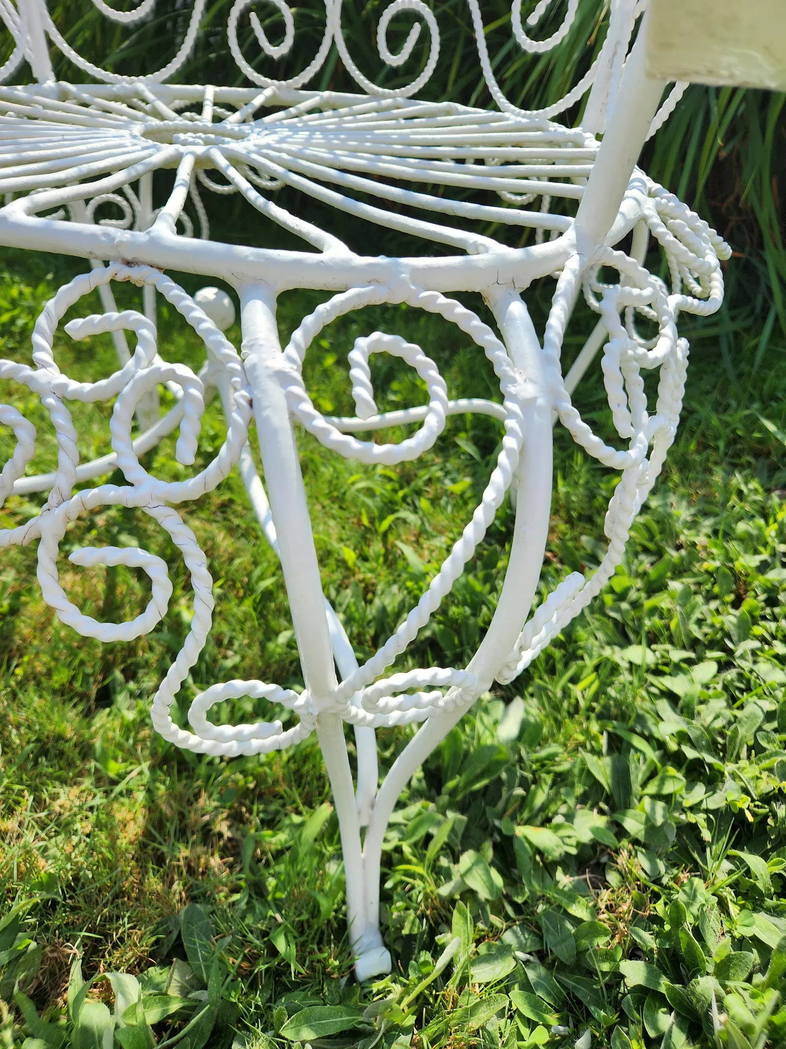 Vintage White Metal Peacock Chair - 6