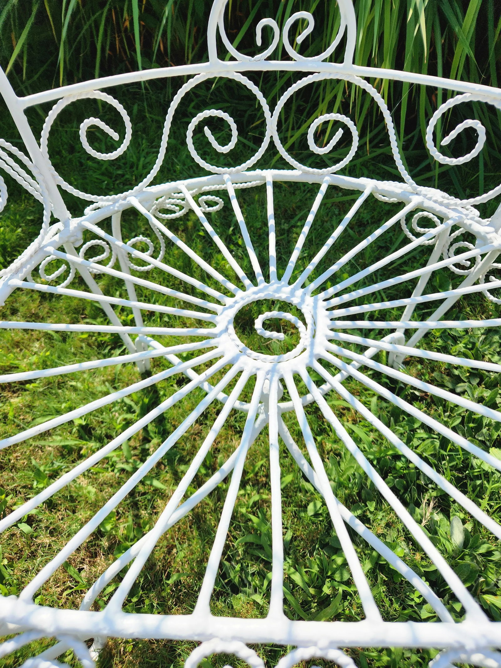 Vintage White Metal Peacock Chair - 9