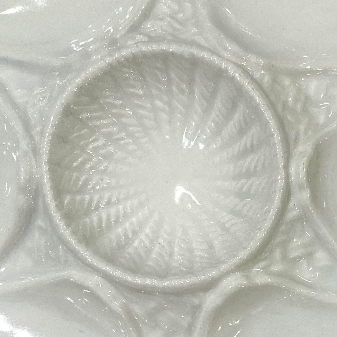 Mid 20th Century White Oyster Plate by California Pottery - 6