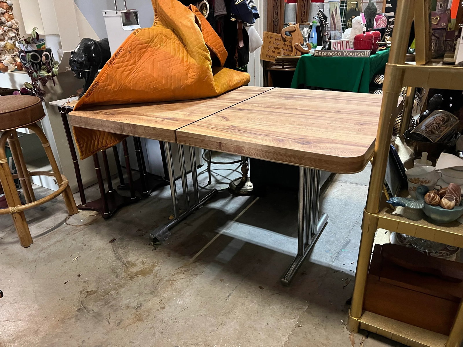 1970s Vintage Mid-Century Chrome and Laminate Dining Table With Extended Leaf - 3