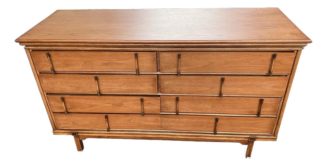 1970s Wooden Thomasville Tamerlane Dresser: Up for consideration is a beautiful large wooden dresser. This would look lovely in your home and it is a great find for the interior design enthusiast. Please check out my other listings! Condition: 