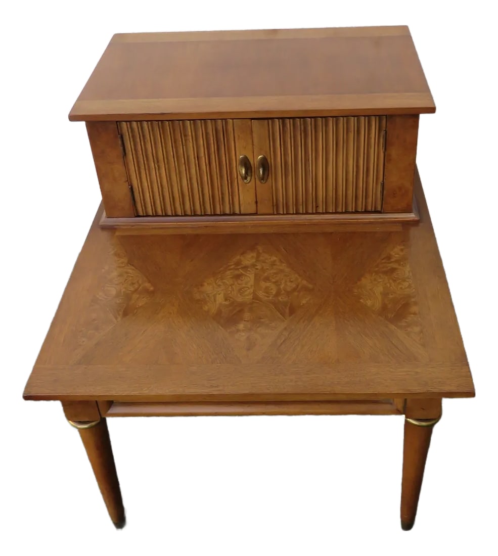 American of Martinsville Mid Century Modern Two Tiers Side End Lamp Table 5978: This gorgeous Two Tier Side Lamp Table is made of wood, solid wood, and veneer. This gorgeous end table was made by American of Martinsville, it is not stamped however it came with a table that was st