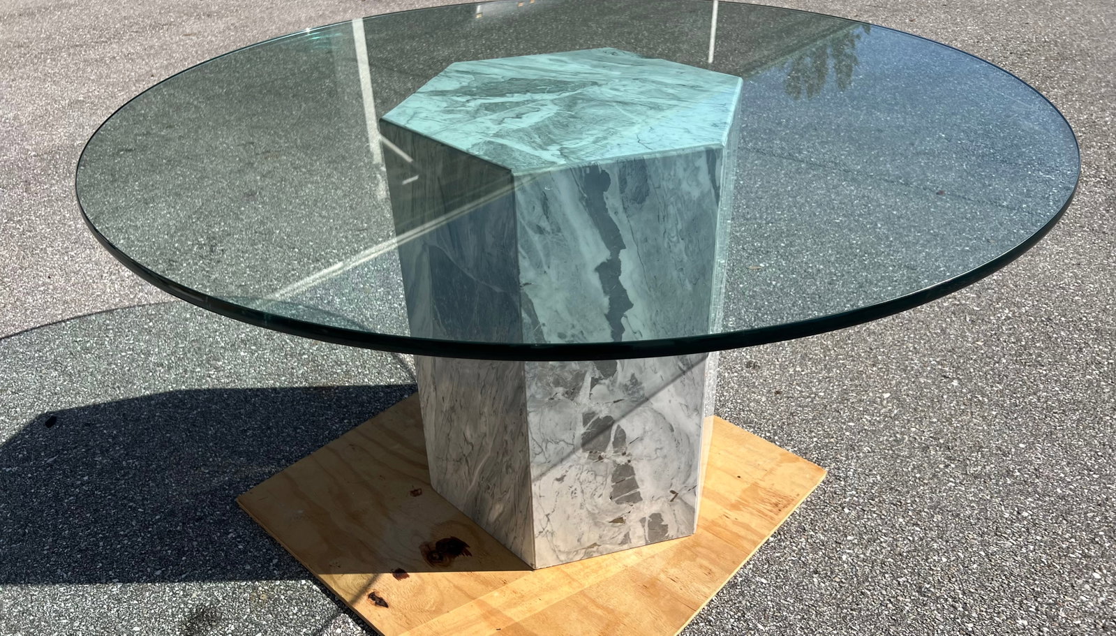 Italian Modern Sculptural Octagonal Shaped Dining Table in Marble, Made in 1970s - 6