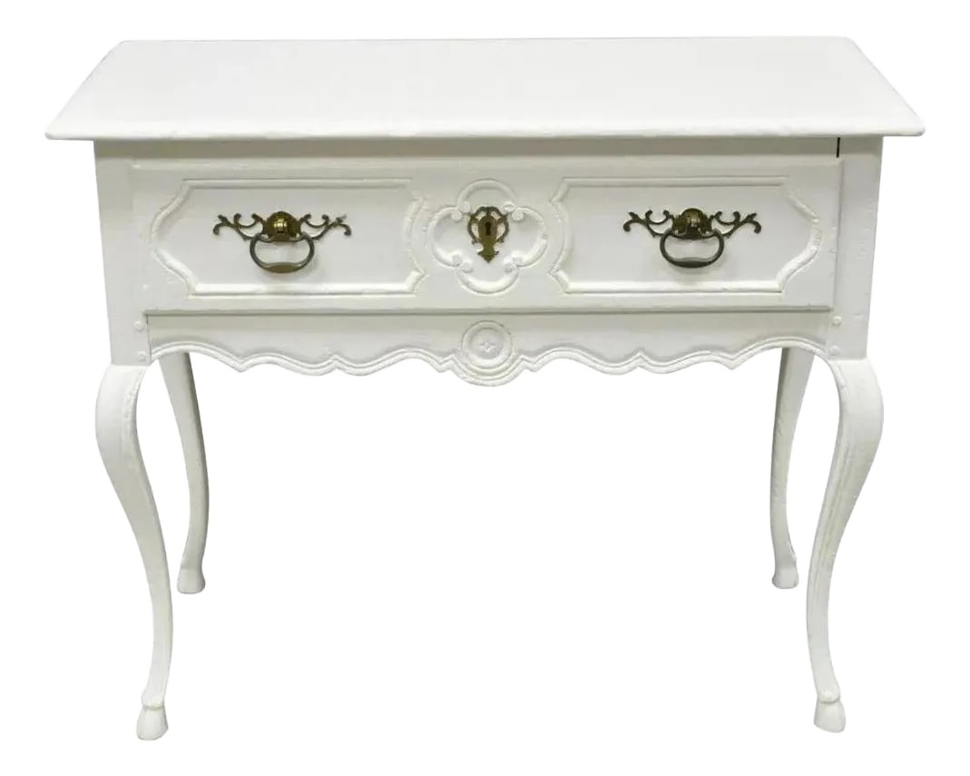 Vintage Baker French Country Regency Hoof Foot White One Drawer Console Table: Vintage Baker French Country Regency Hoof Foot White Painted One Drawer Console Table. Item features carved hoof feet, solid wood construction, distressed finish, original label, 1 dovetailed drawer, 