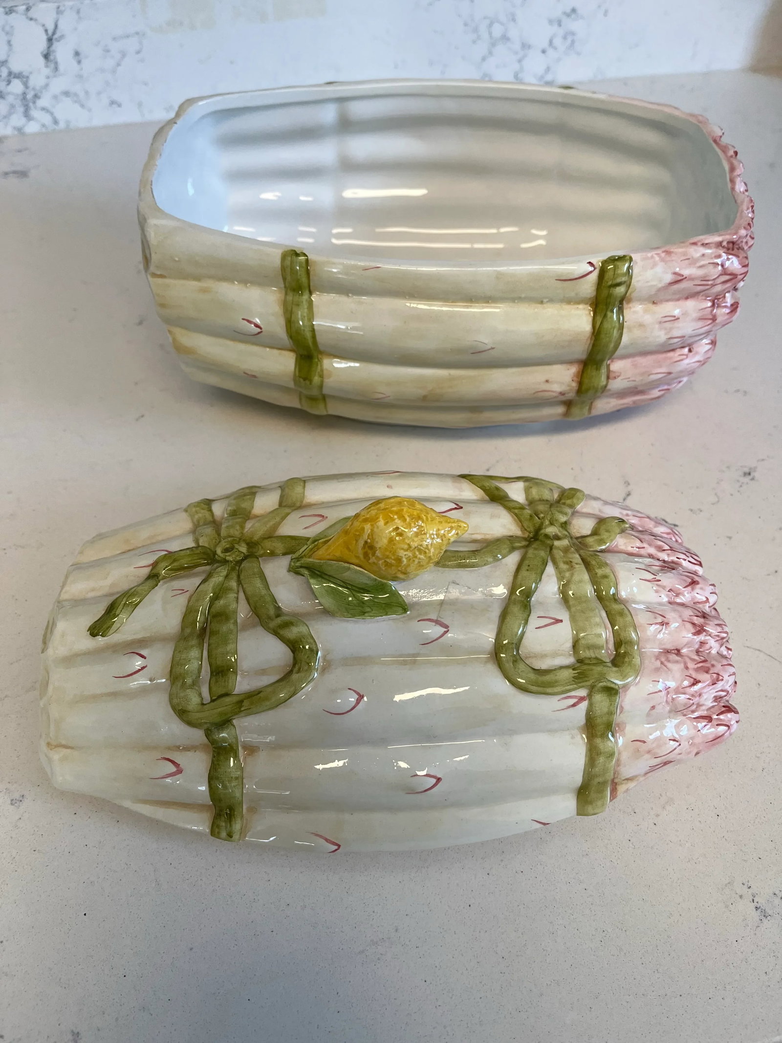 1960s Asparagus Form Italian Faience Tureen - 5