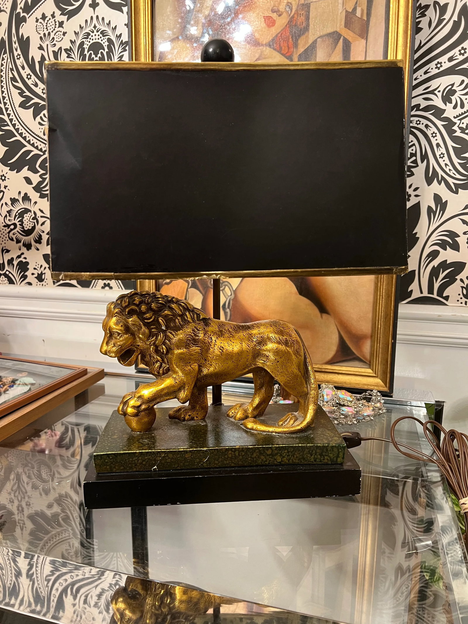 Mid-Century Lion Lamp With Shade - 4