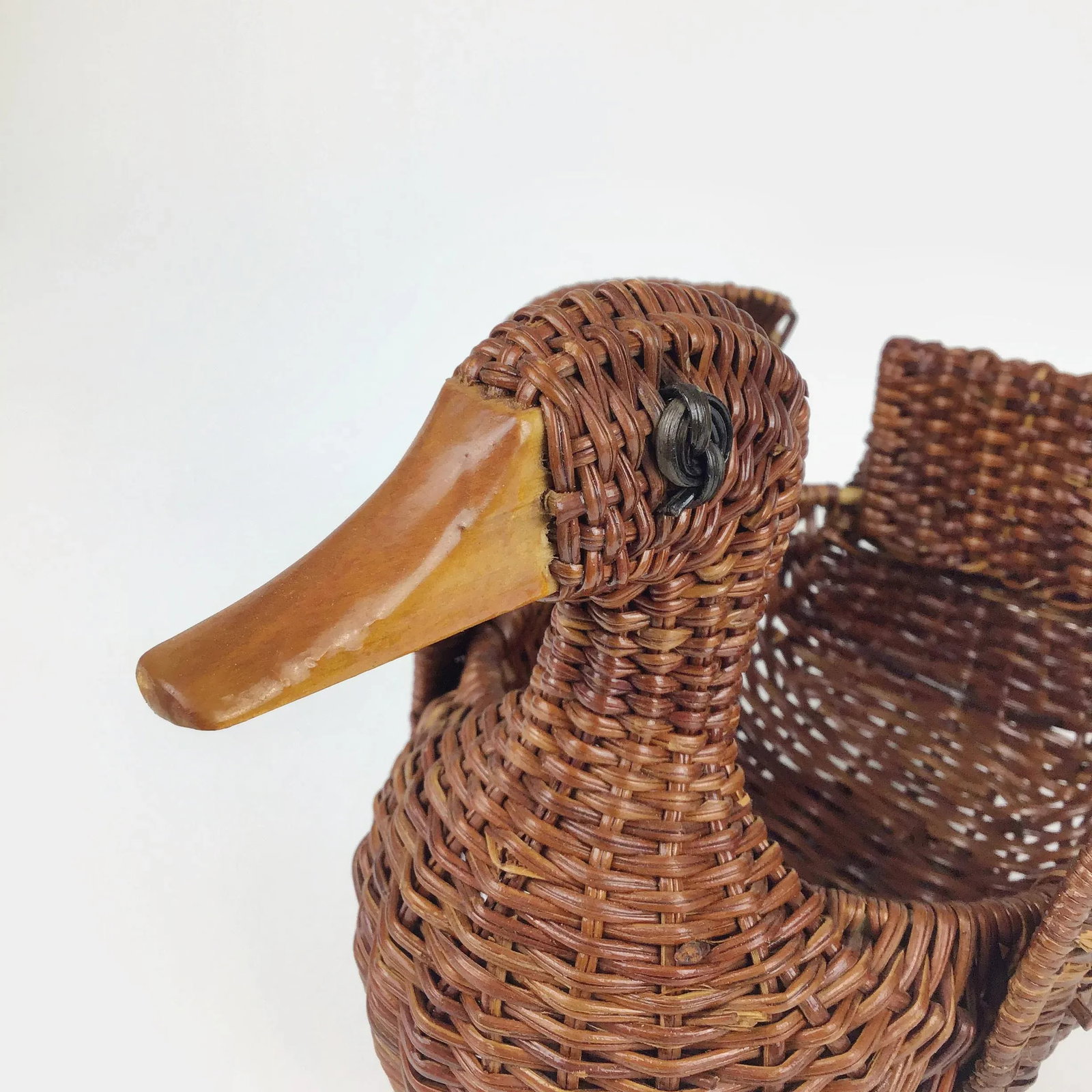 Boho 1970s Woven Wicker Duck Trinket Basket - 7