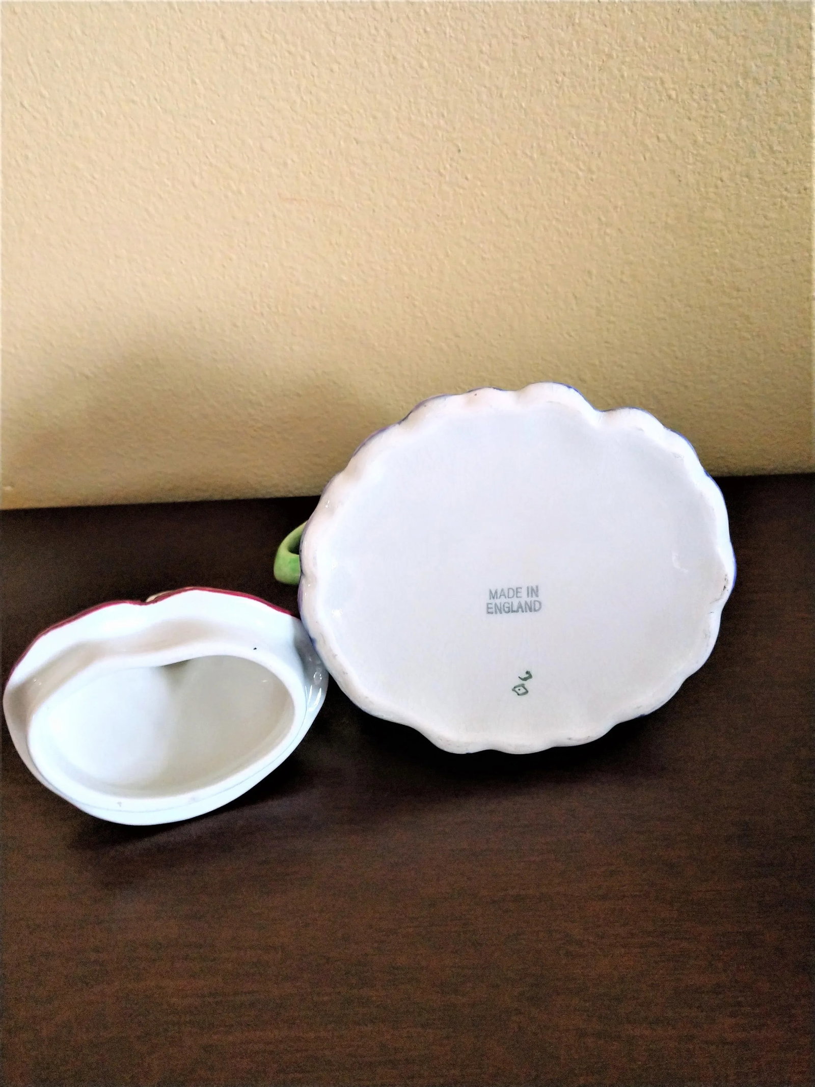 1930s English Lady Figural Tea Pot Set With Sugar and Creamer by h.j. Wood - Set of 3 - 8