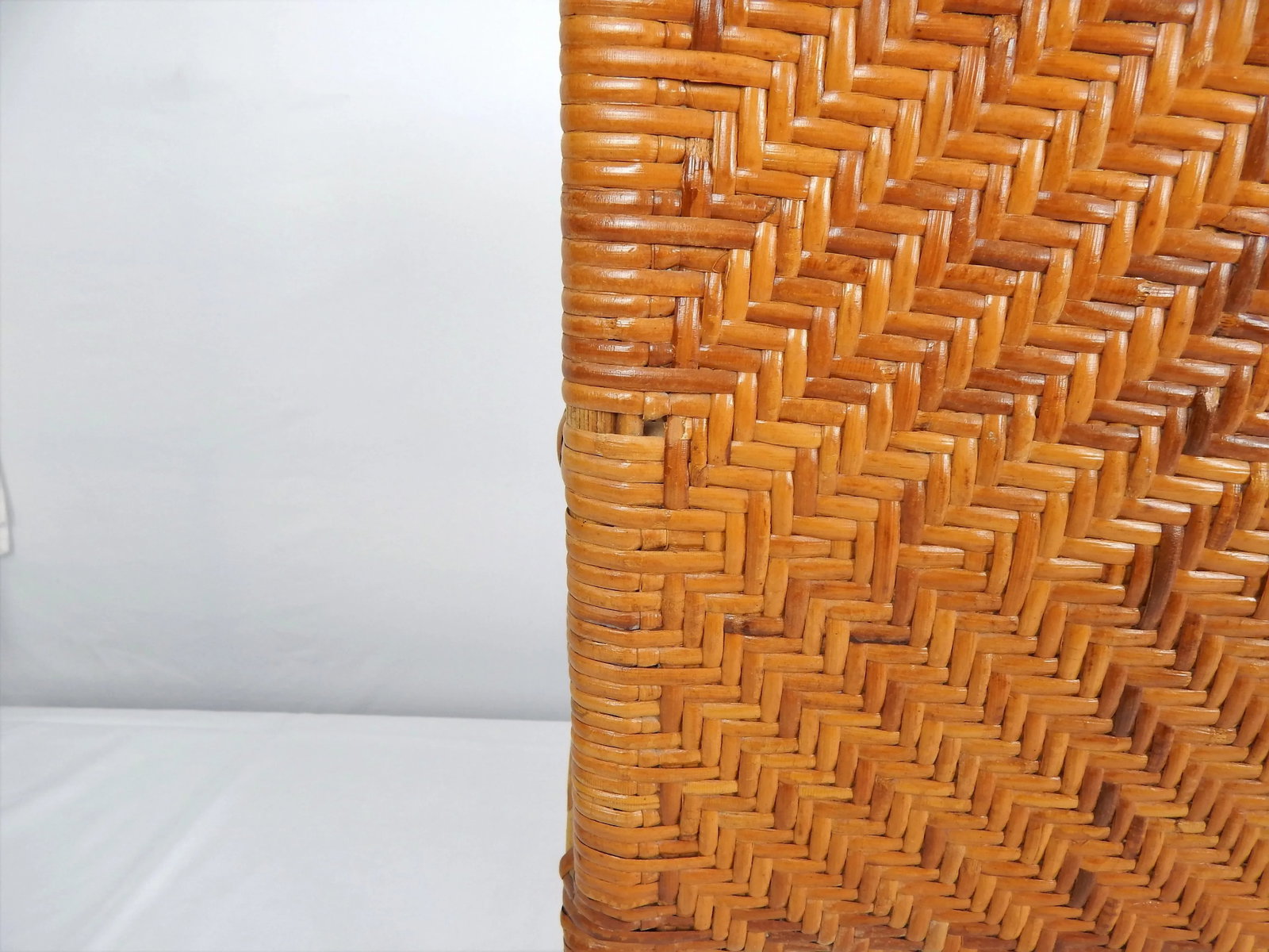 Large Mid-Century Woven Rattan & Bamboo Magazine Rack - 11