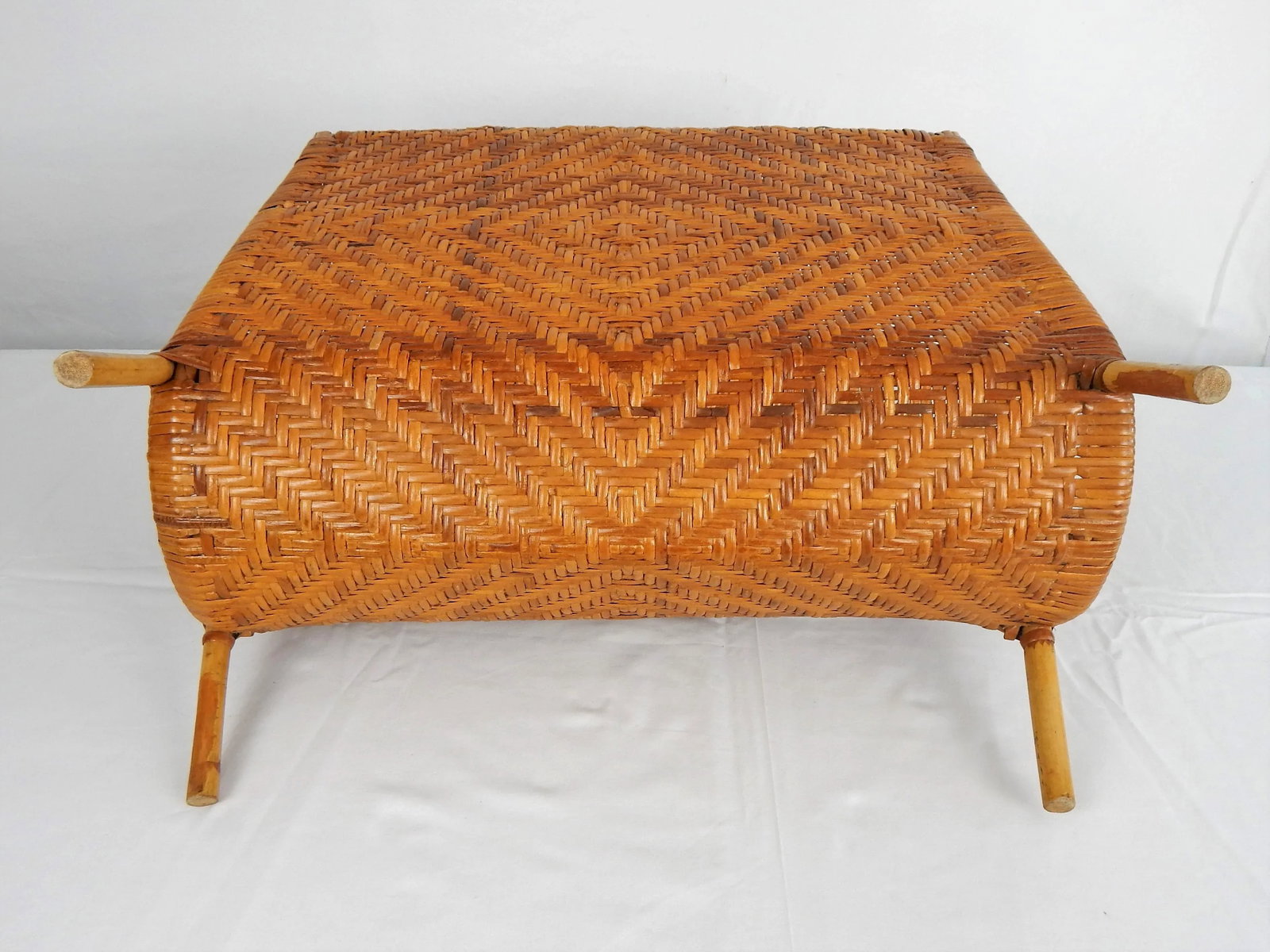 Large Mid-Century Woven Rattan & Bamboo Magazine Rack - 12