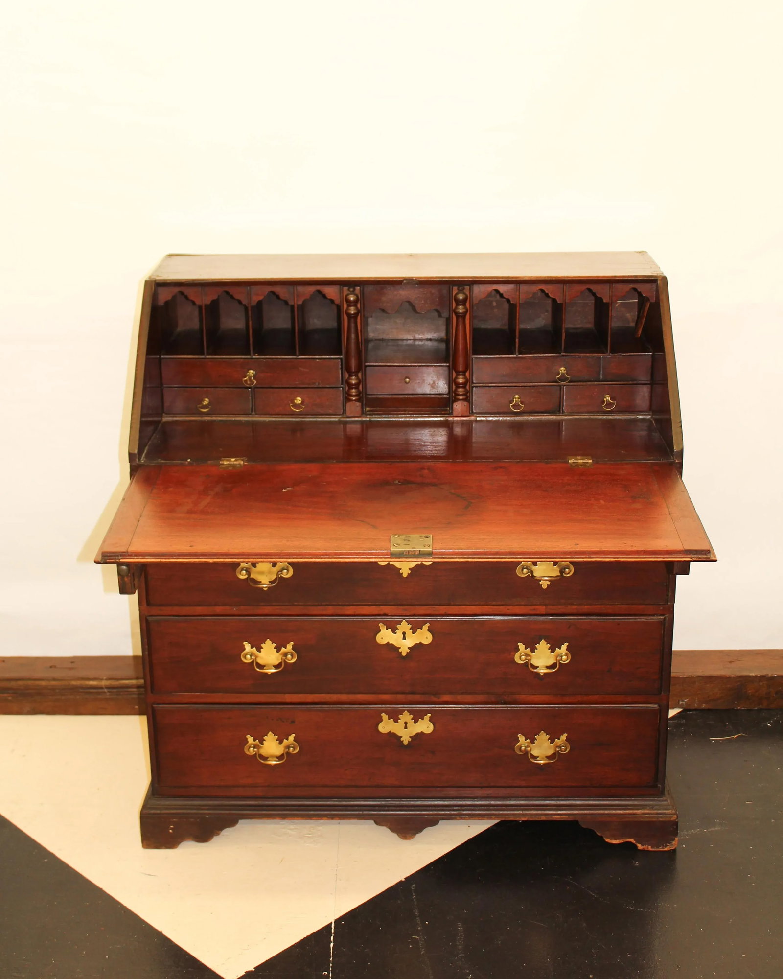 Antique Solid Mahogany Secretary Desk With Brass Hardware, Signed Plymouth Ma (Massachusetts) - 2