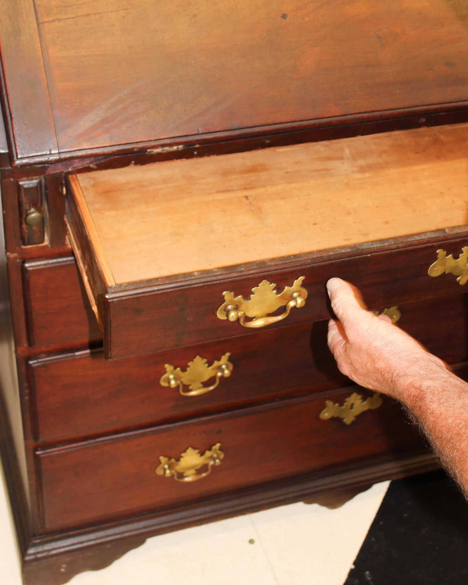 Antique Solid Mahogany Secretary Desk With Brass Hardware, Signed Plymouth Ma (Massachusetts) - 5