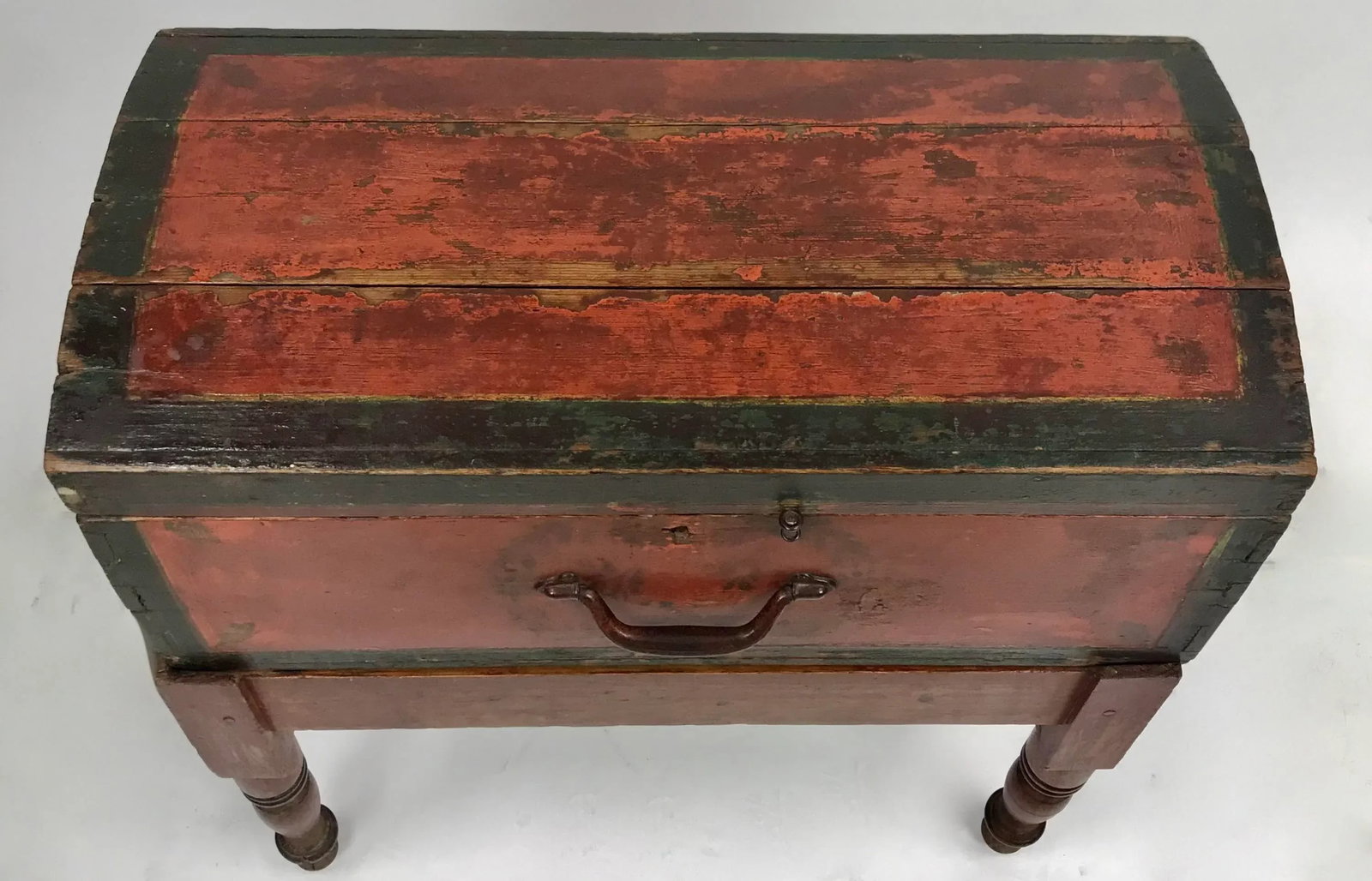 Vintage Rustic Mexican Blanket Chest - 4