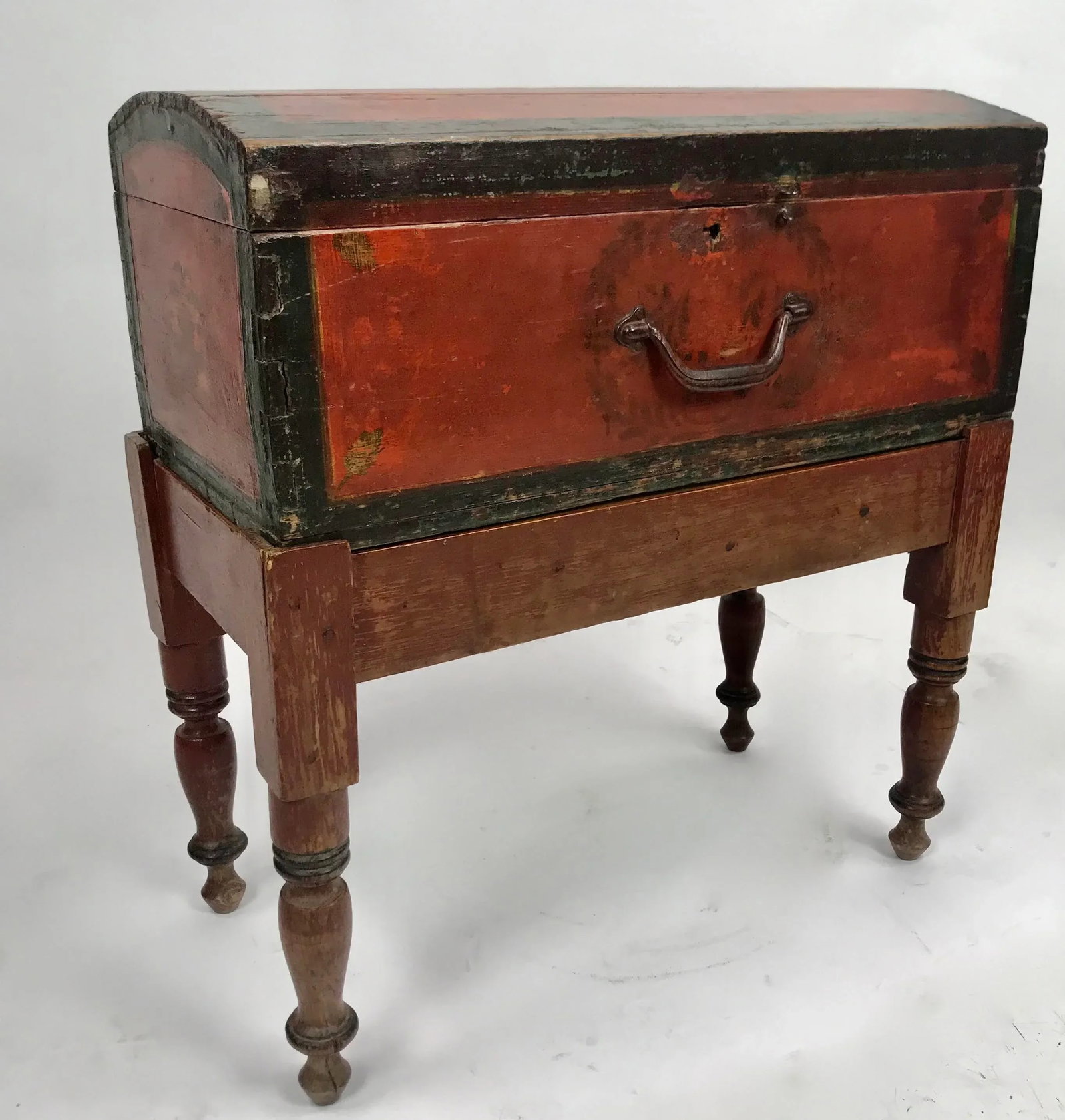 Vintage Rustic Mexican Blanket Chest - 6