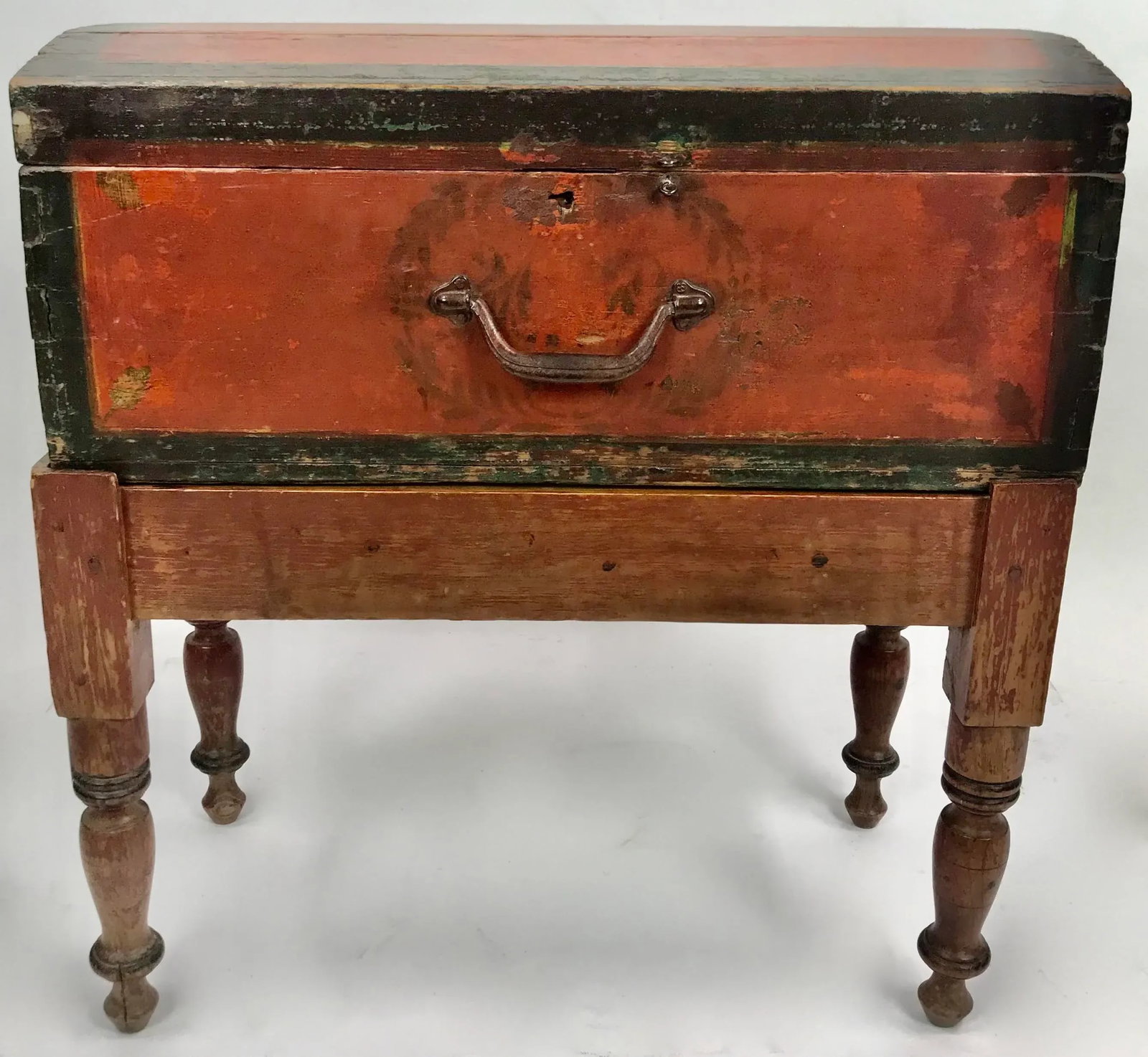 Vintage Rustic Mexican Blanket Chest - 9