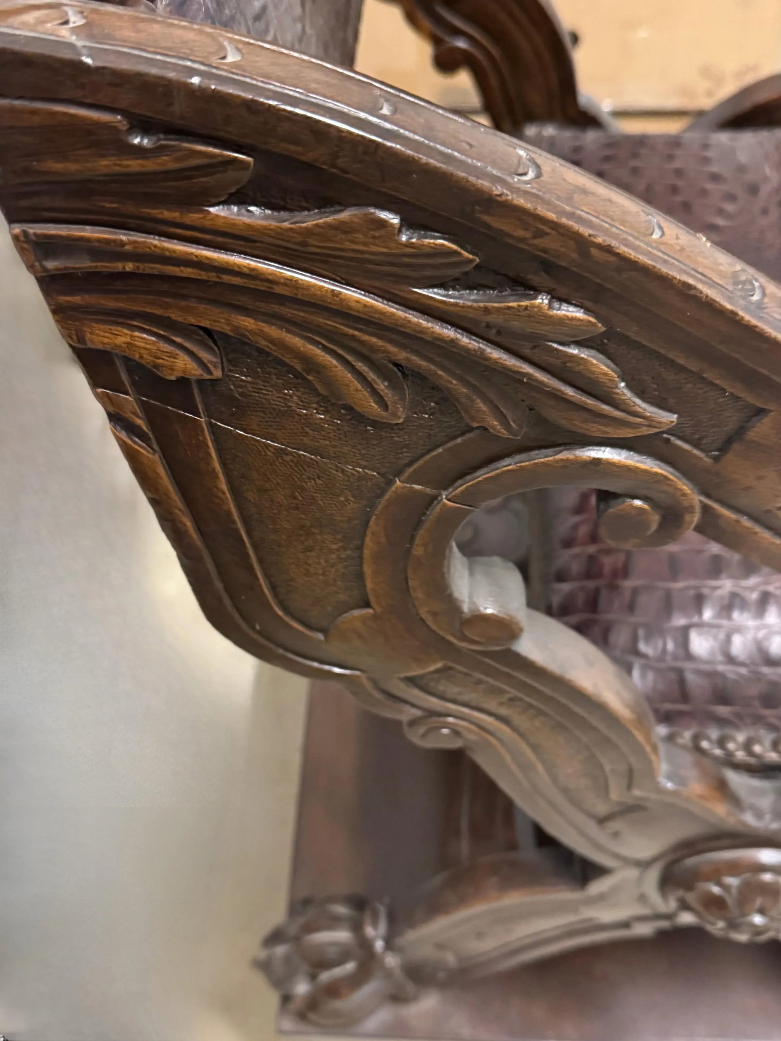 Early 20th Century Carved Dog-Head Savonarola Chair - 8