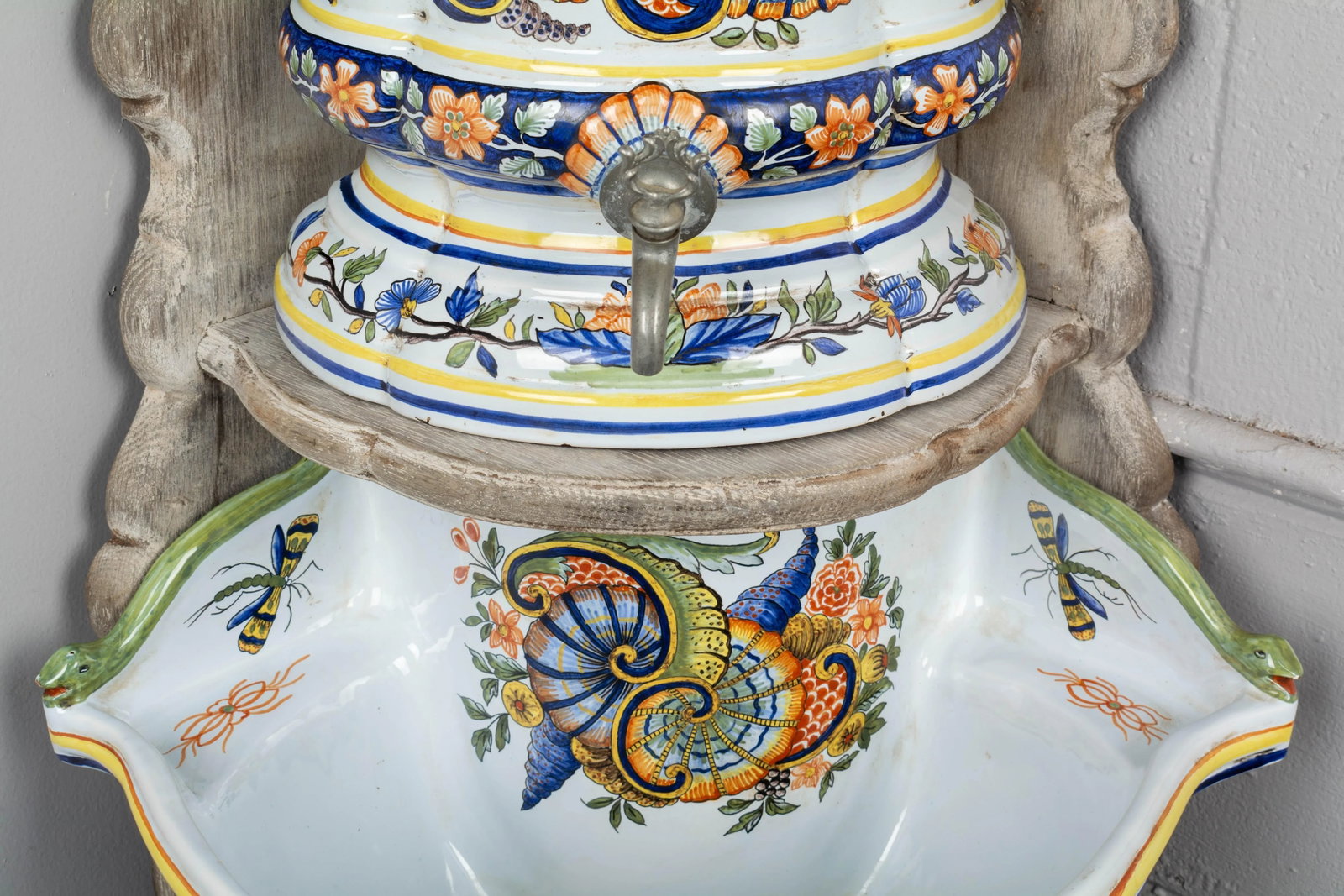 French Desvres Faience Lavabo - 11