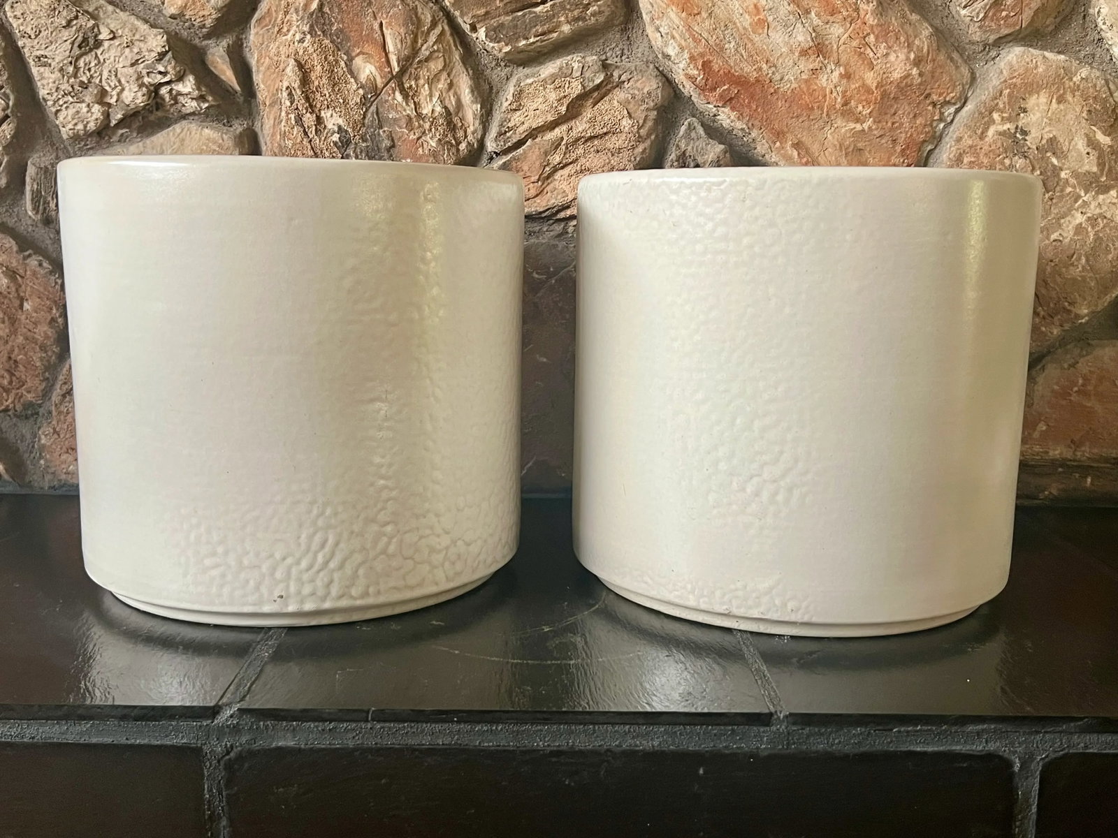 Pair of Gainey Ac12 Large White Planters, Circa 1960's - 2