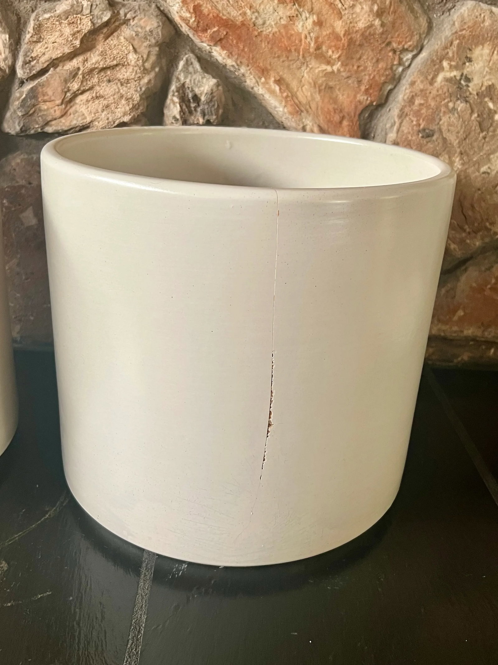 Pair of Gainey Ac12 Large White Planters, Circa 1960's - 4