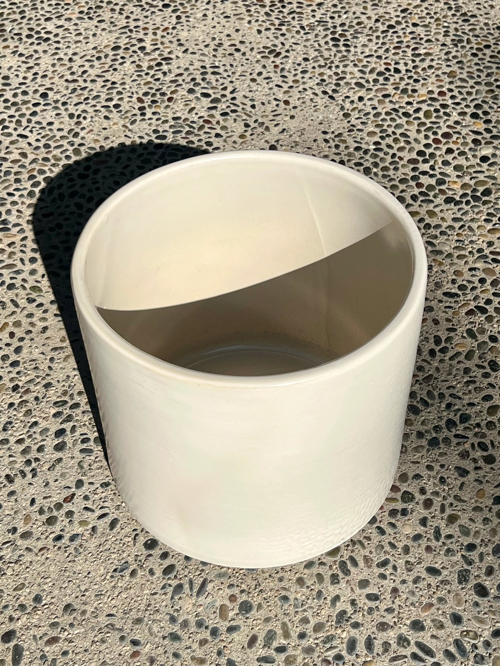 Pair of Gainey Ac12 Large White Planters, Circa 1960's - 7