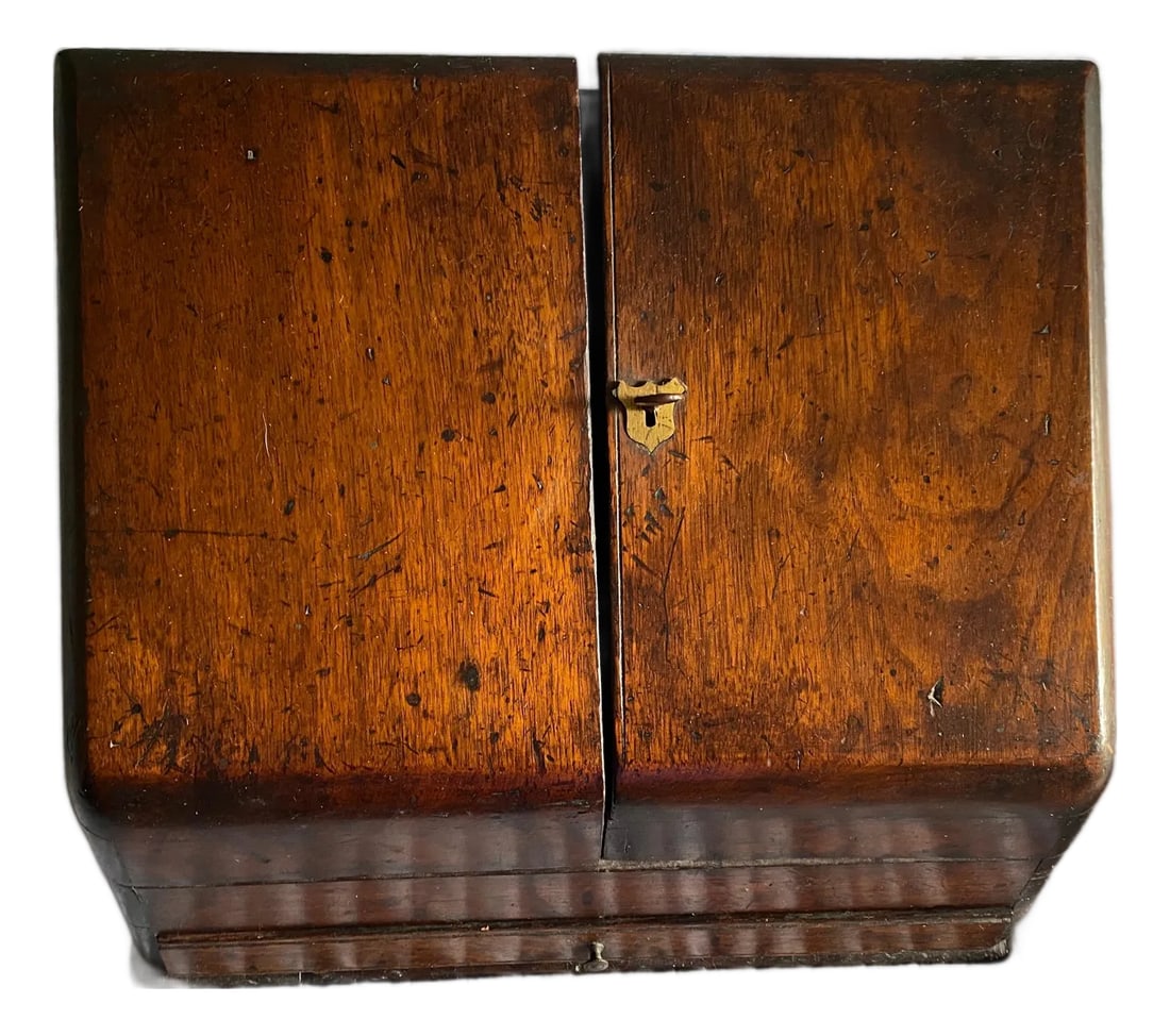 Antique English Letter Box With Lock and Key (1 of 10)