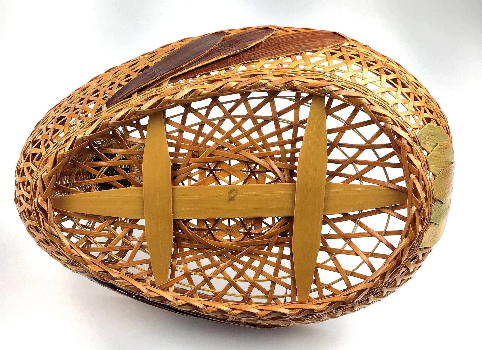 Vintage Rattan Figurine Duck Basket - 12