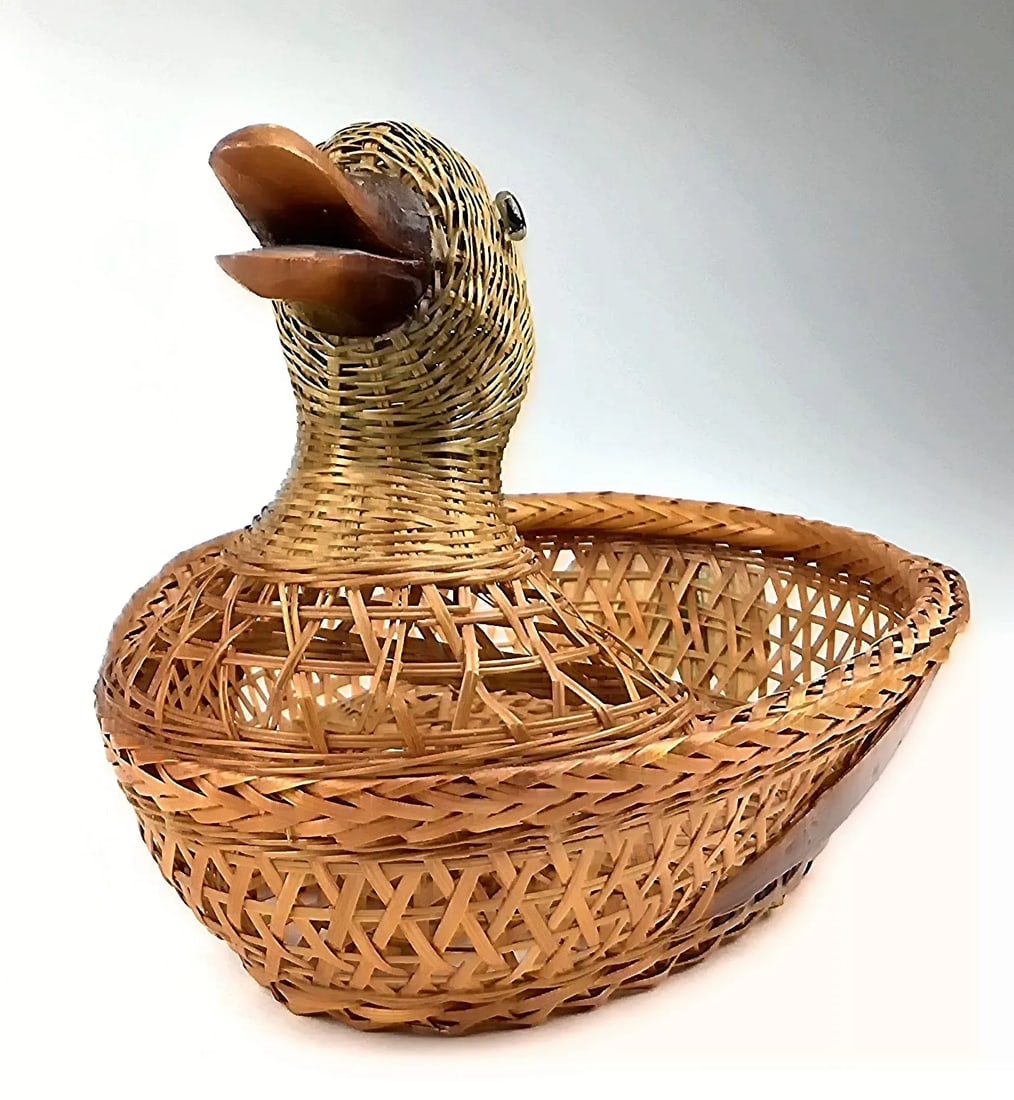 Vintage Rattan Figurine Duck Basket - 3