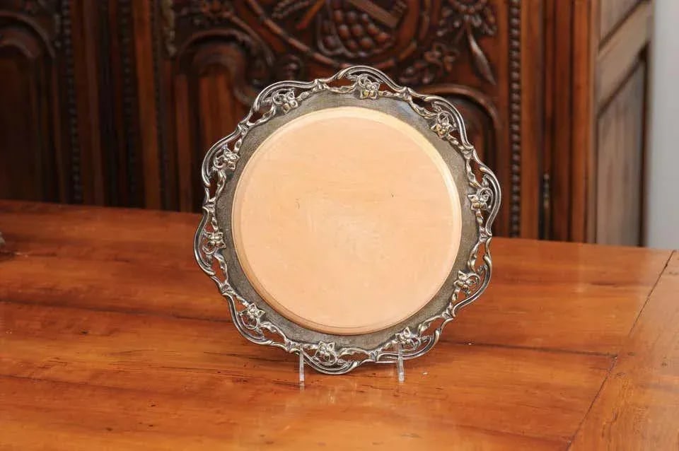 Late 19th Century English R.F. Mosley & Co Round Silver Plated Tray With Pierced Scalloped Border - 2